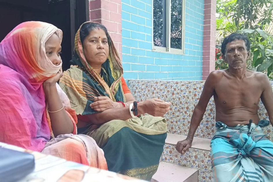 As canals choke, fish, jobs and songs fade from Bangladesh wetland