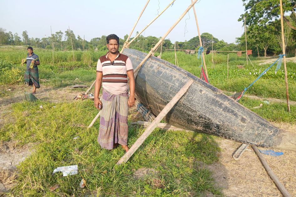 As canals choke, fish, jobs and songs fade from Bangladesh wetland