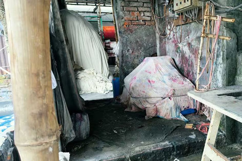 Bangladesh fines two Narayanganj factories for air pollution offences
