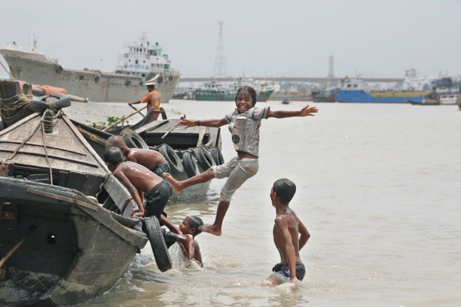 Study finds climate change exposes 22m Bangladeshi children to heat