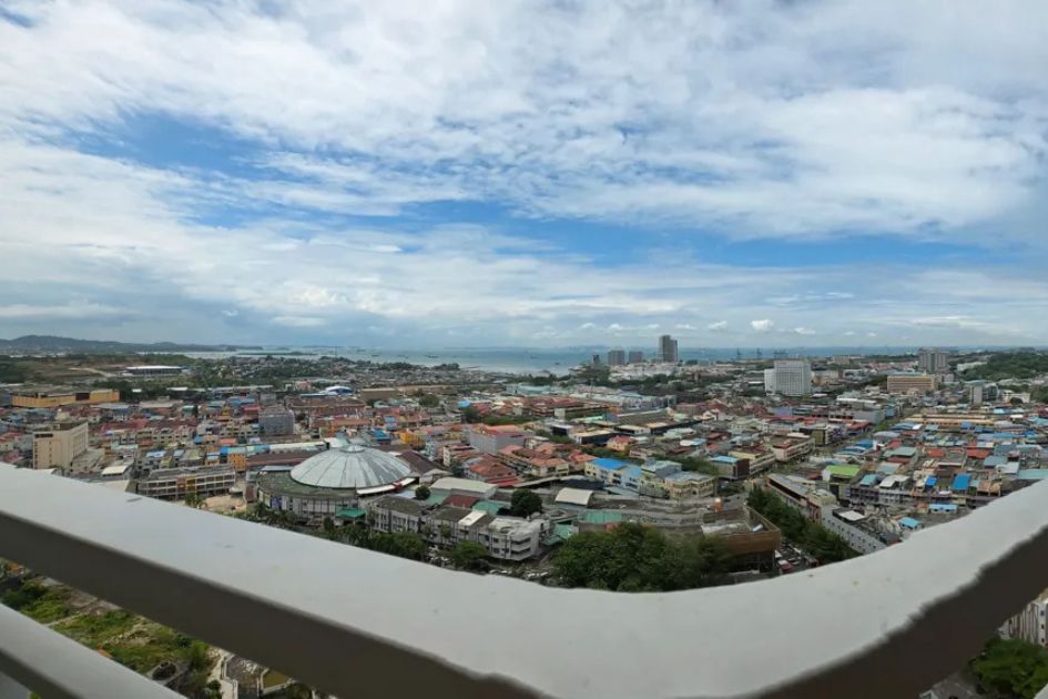 https://theclimatewatch.com/water-shortages-spark-protests-over-data-centres-on-indonesias-batam/ social preview image