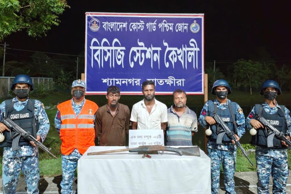 Coast Guard arrests three members of notorious Jonab gang with arms in Sundarbans