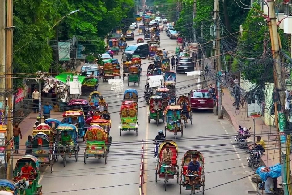 Dhaka's e-rickshaw transition puts workers and residents at odds now