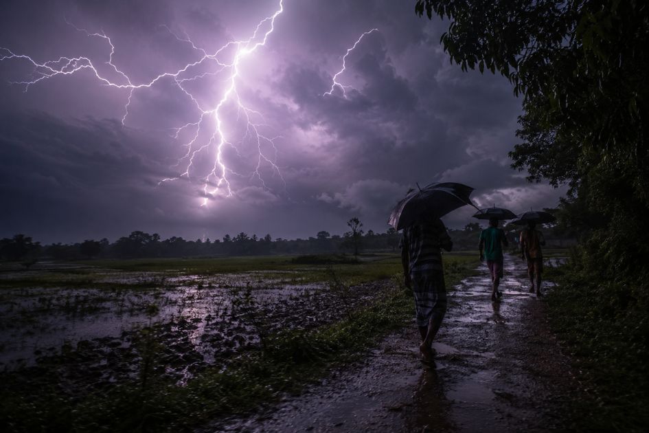 Five killed in lightning strikes across three upazilas in Chapainawabganj