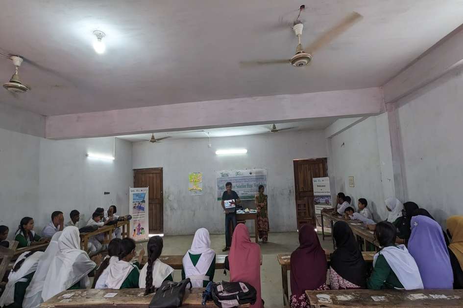 Jhalakathi students explore youth-led solutions to climate conflicts