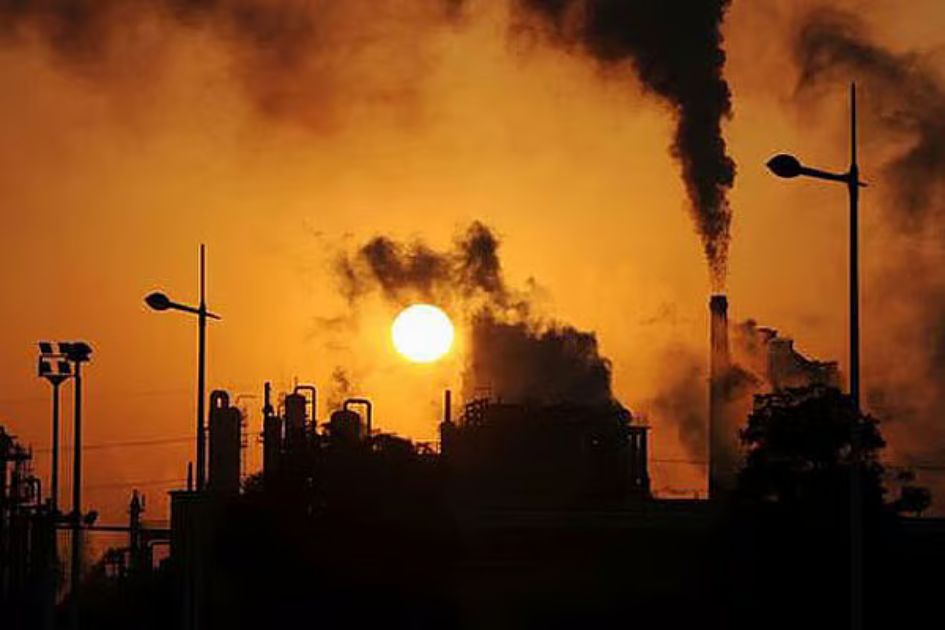 Scientists warn of record global heating as climate monitoring faces threats
