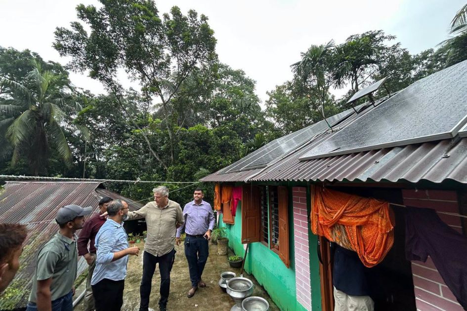 Netherlands envoy views Barishal rural piped-water business model