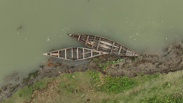 Ships Sail on Dulu Aladar's Land